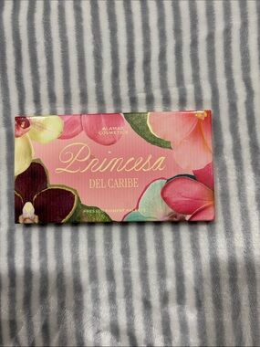 Princesa Del Caribe Pink Eyeshadow Palette by Alamar Cosmetics